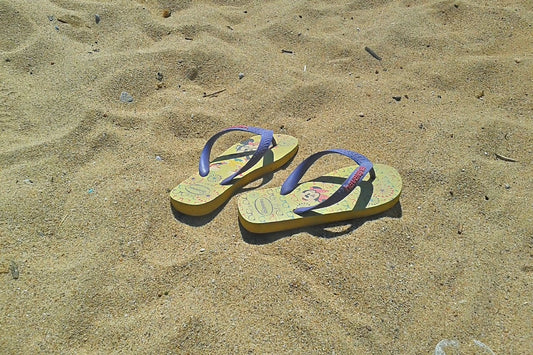 Are Thongs Really Bad For Kids' Feet?