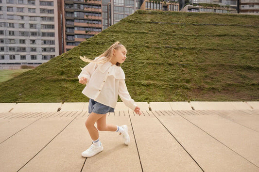The Christmas Morning Difference: Kids Barefoot Shoes vs Flashy Light-Up Kicks